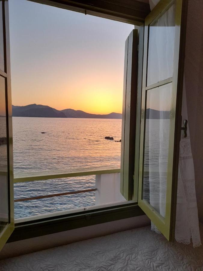 Milos By The Sea - Eco House Plaka  Екстер'єр фото