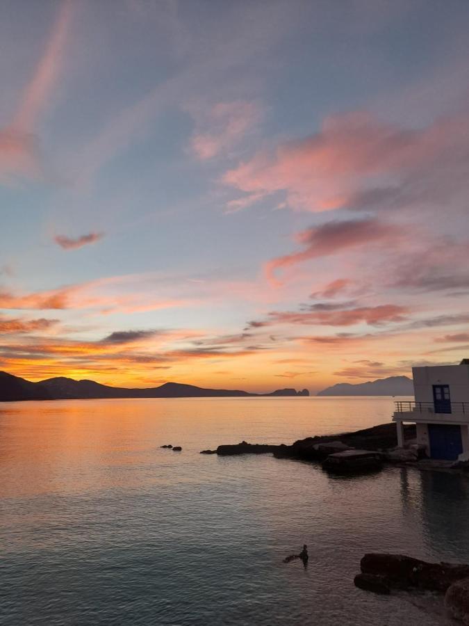 Milos By The Sea - Eco House Plaka  Екстер'єр фото