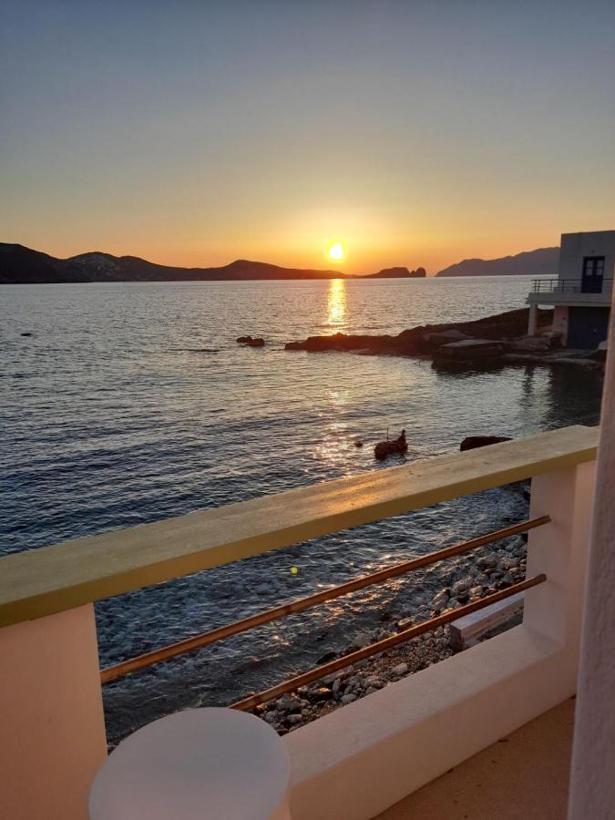 Milos By The Sea - Eco House Plaka  Екстер'єр фото