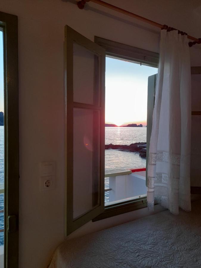 Milos By The Sea - Eco House Plaka  Екстер'єр фото