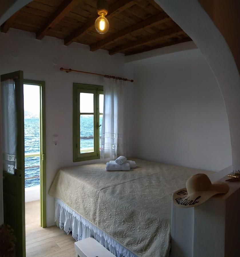Milos By The Sea - Eco House Plaka  Екстер'єр фото