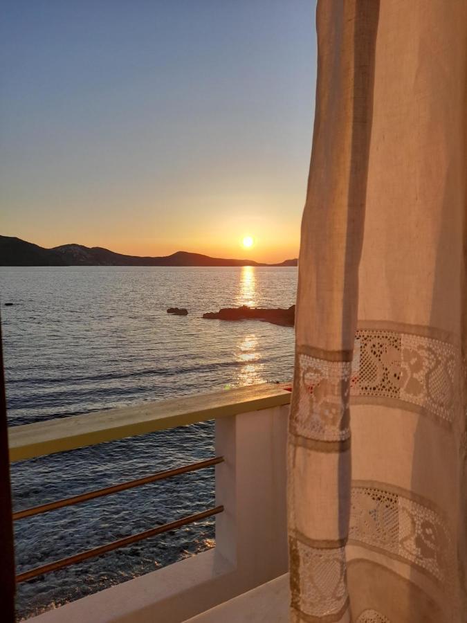 Milos By The Sea - Eco House Plaka  Екстер'єр фото