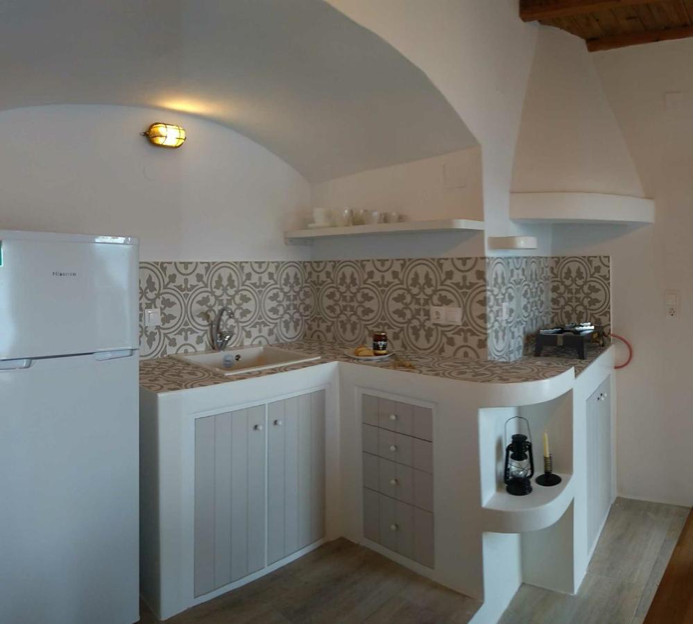 Milos By The Sea - Eco House Plaka  Екстер'єр фото