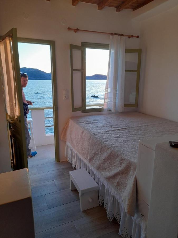 Milos By The Sea - Eco House Plaka  Екстер'єр фото