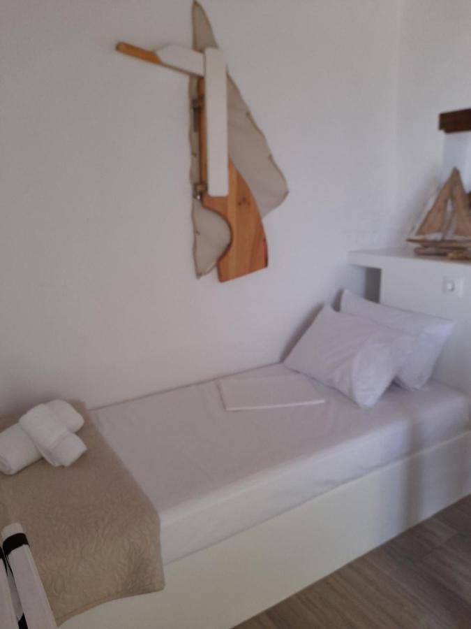 Milos By The Sea - Eco House Plaka  Екстер'єр фото